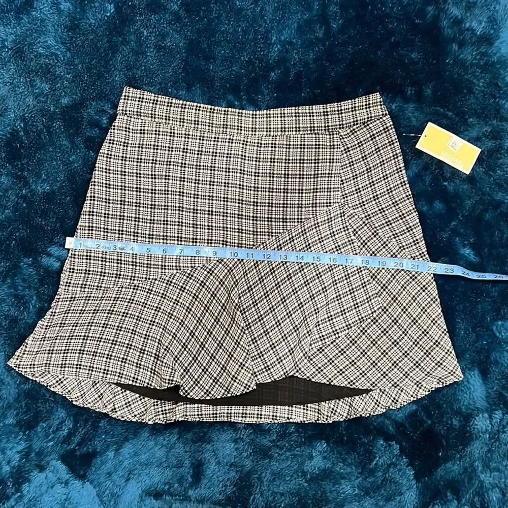 41. Michael Kors Black & White Houndstooth mini flounce skirt Size 10 NWT